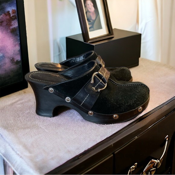 Carlos by Carlos Santana Women’s Deep Black Suede Clogs size 7M Made in Brazil - Picture 1 of 11